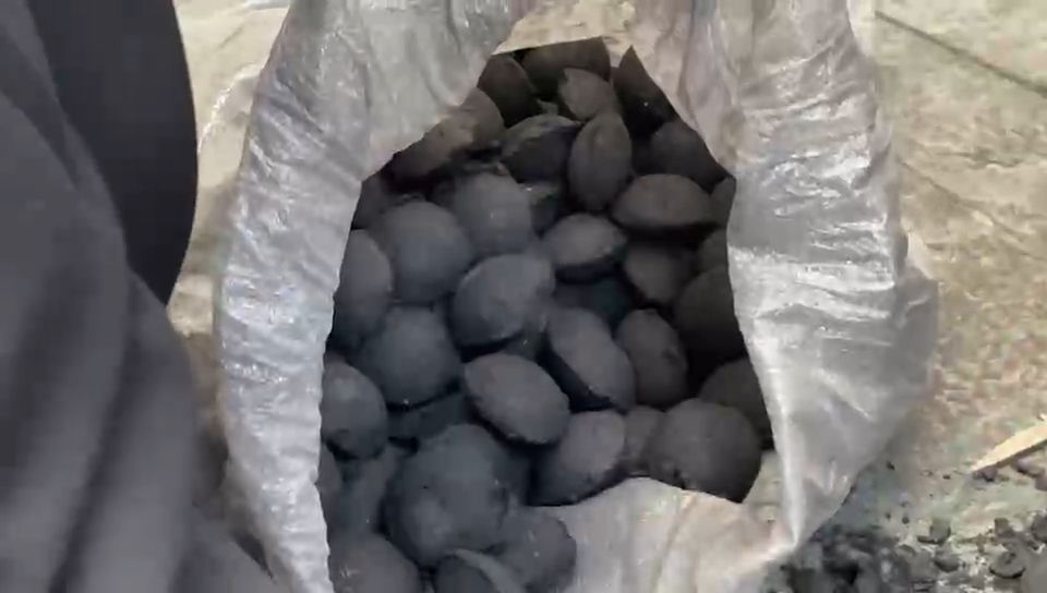 铁粉压球粘合剂的使用加量是几多？？？